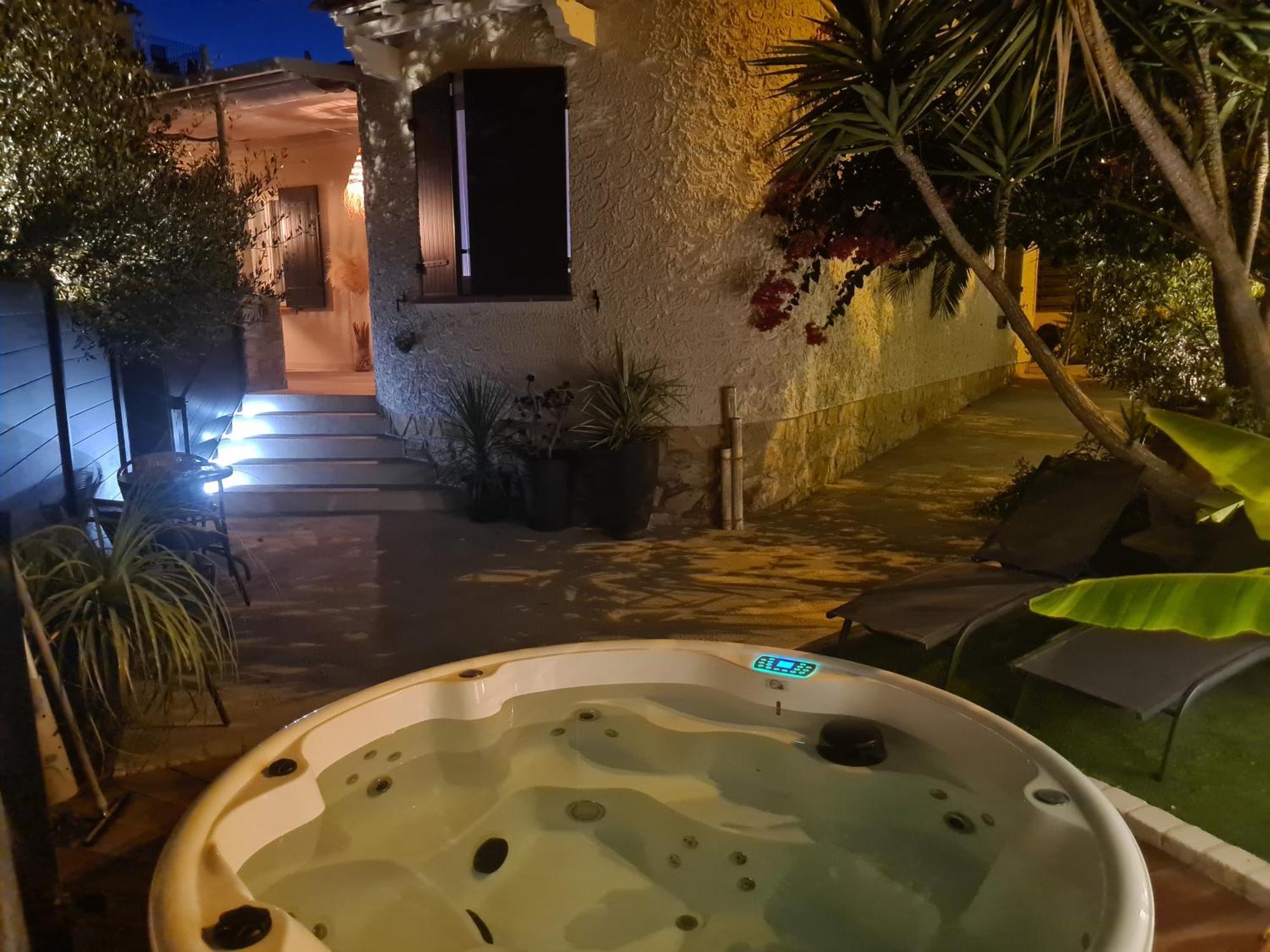 L'Oursinade - Jolie Maison Avec Jacuzzi Et Jardin Бандоль Экстерьер фото